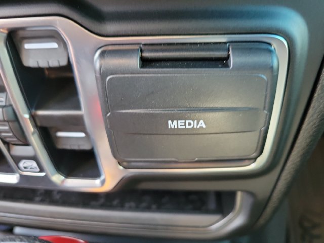 Used 2025 Jeep Gladiator Sport AWD/4WD image 27
