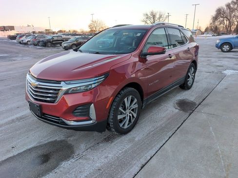 Used 2023 Chevrolet Equinox Premier image 4
