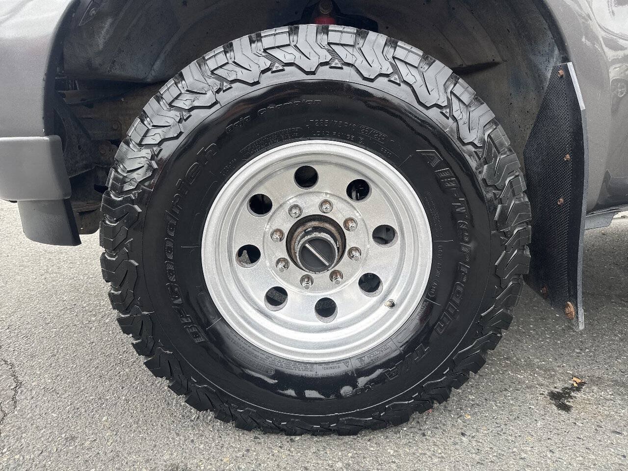 Used 2004 Ford F350 XLT AWD/4WD image 2