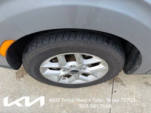 Used 2022 Kia Soul LX w/ Technology Package FWD image 4