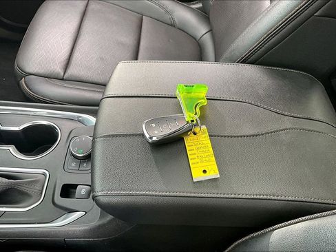 Used 2022 Chevrolet Traverse High Country image 36