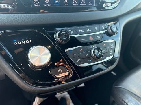 Used 2019 Chrysler Pacifica Touring-L Plus w/ Advanced Safetytec Group FWD image 39