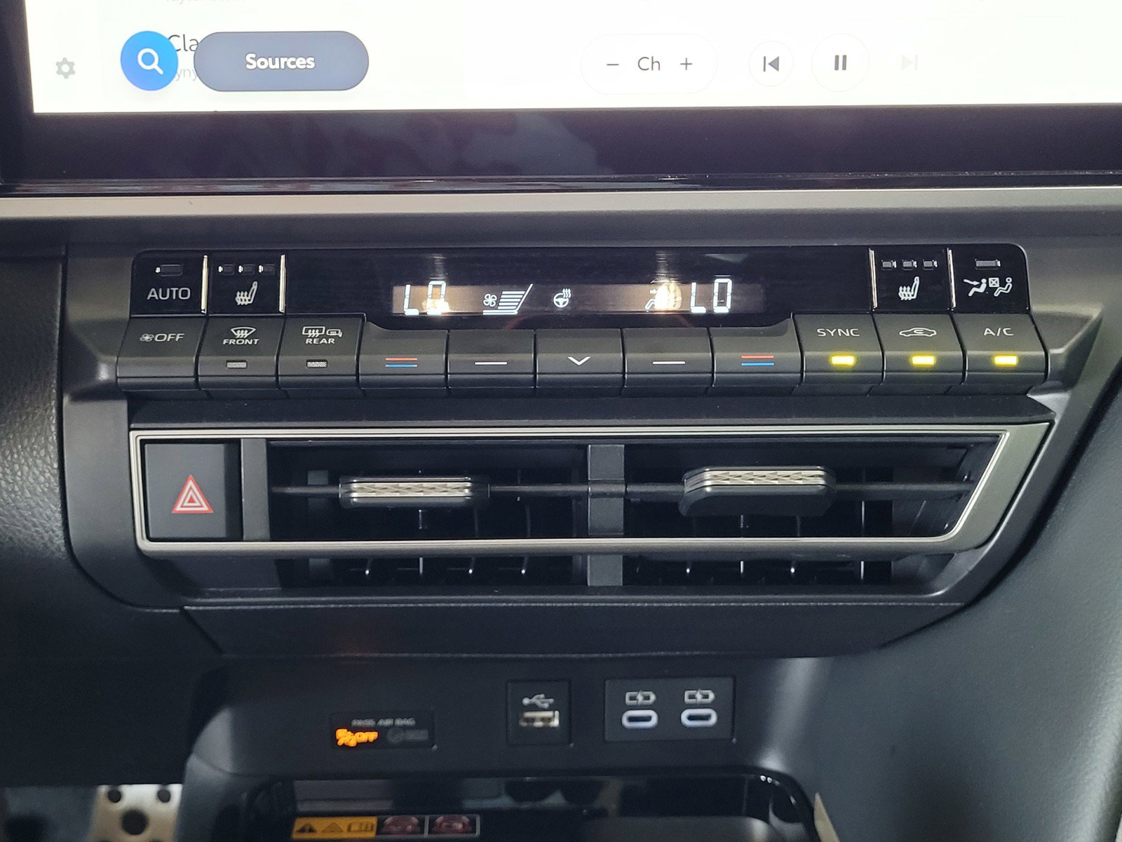 Used 2025 Toyota Camry XSE FWD image 13