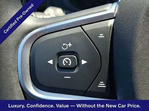 Certified 2025 Volvo XC60 B5 Core AWD/4WD image 23