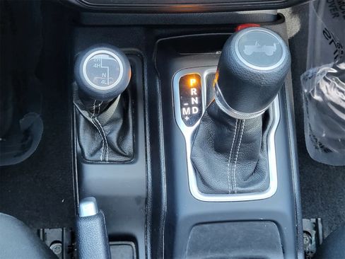 Used 2021 Jeep Wrangler Unlimited Sahara image 22