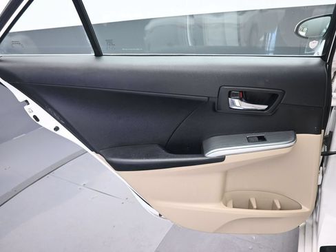 Used 2012 Toyota Camry LE FWD image 26