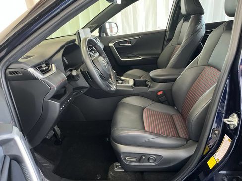 Used 2024 Toyota RAV4 XSE w/ Weather Package AWD/4WD image 4