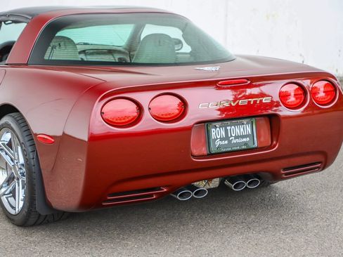 Used 2003 Chevrolet Corvette Coupe w/ Preferred Equipment Group RWD image 28