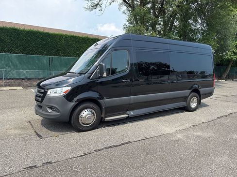 Used 2022 Mercedes-Benz Sprinter 3500 image 3