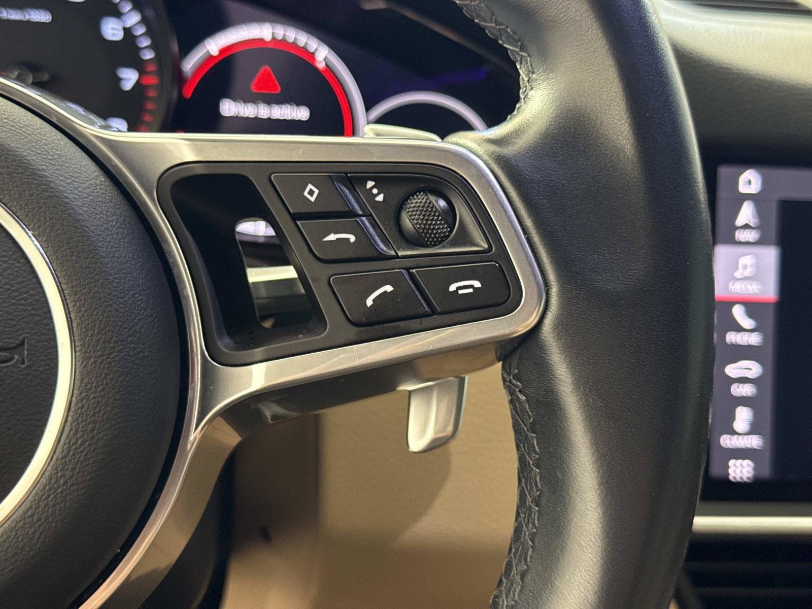 Used 2021 Porsche Cayenne AWD/4WD image 30