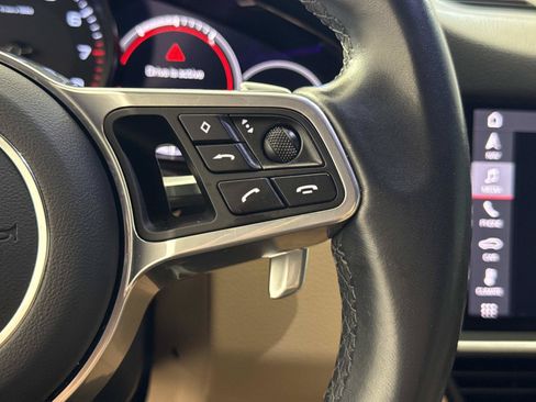 Used 2021 Porsche Cayenne AWD/4WD image 30