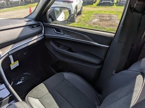 New 2026 Jeep Grand Cherokee Altitude RWD image 18