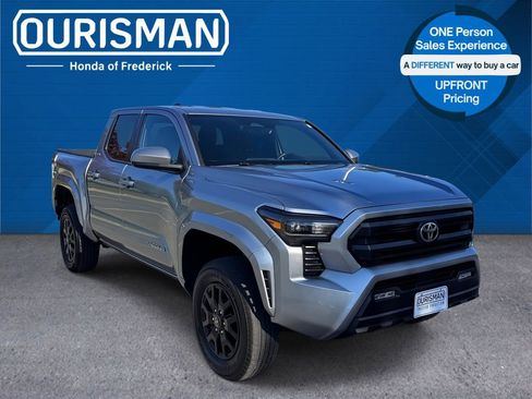 Used 2024 Toyota Tacoma SR5 AWD/4WD image 1