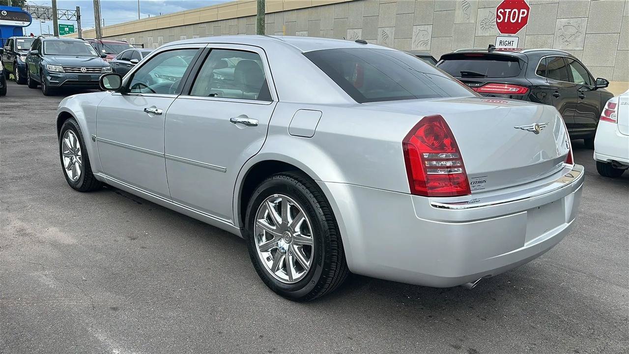 Used 2007 Chrysler 300 C RWD image 11