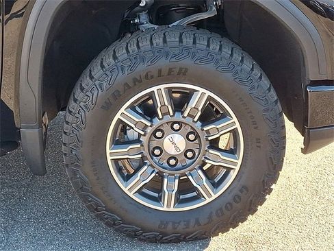 Certified 2024 GMC Sierra 1500 AT4 w/ AT4 Preferred Package image 30