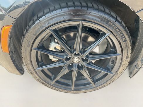 Used 2025 Toyota GR86 Premium RWD image 27