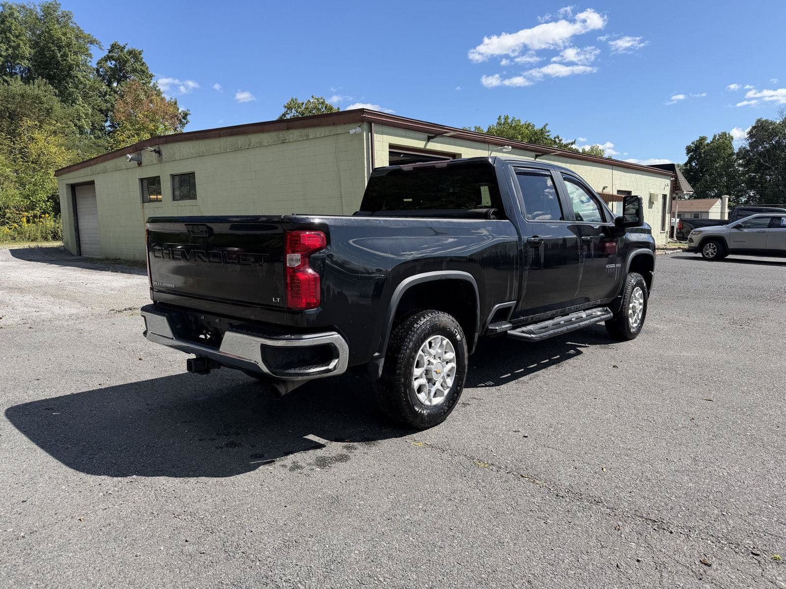 Used 2021 Chevrolet Silverado 2500 LT w/ Convenience Package AWD/4WD image 4