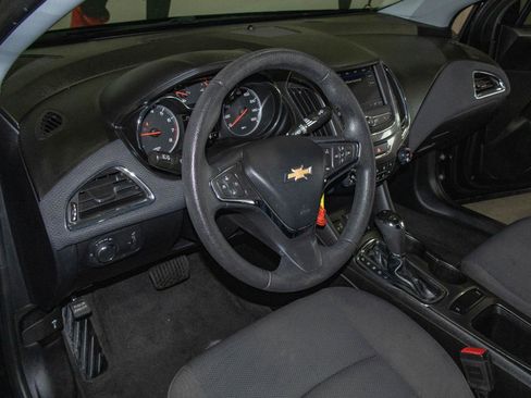 Used 2019 Chevrolet Cruze LS w/ LS Convenience Package image 5