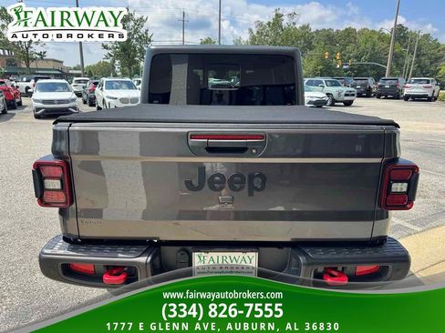 Used 2024 Jeep Gladiator Sport AWD/4WD image 7