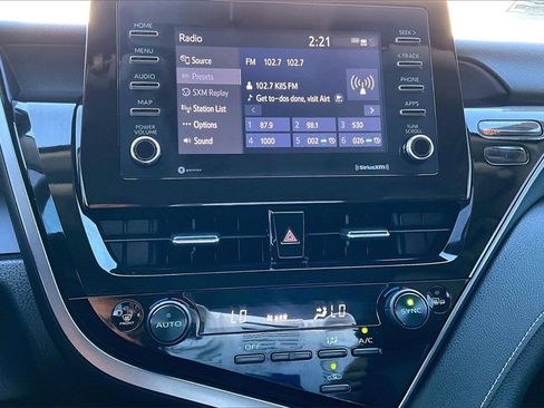 Used 2024 Toyota Camry SE image 32