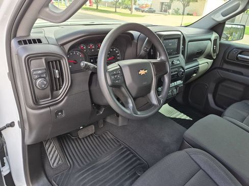 Certified 2025 Chevrolet Silverado 1500 Custom w/ LPO, Dark Essentials Package RWD image 9