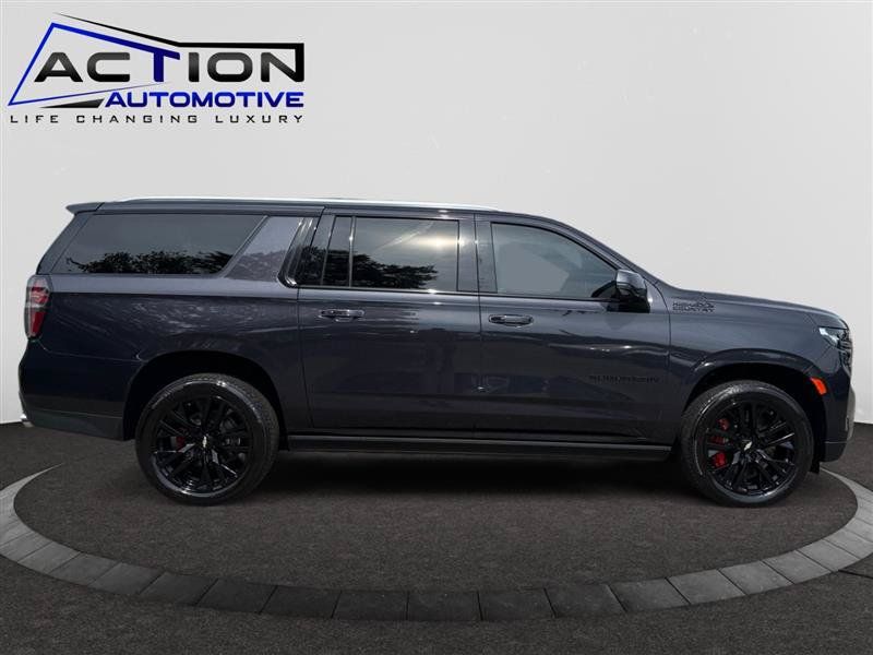 Used 2023 Chevrolet Suburban High Country w/ Premium Package 2 AWD/4WD image 9