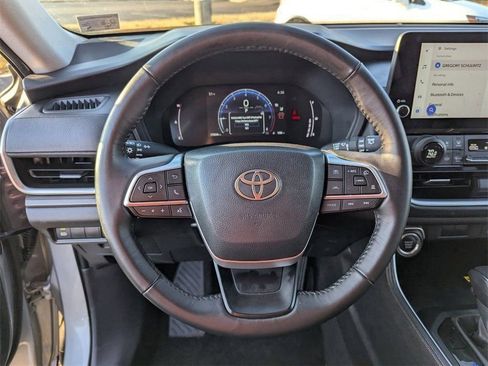 Used 2025 Toyota Grand Highlander XLE image 23