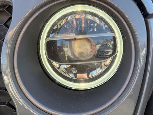 Certified 2021 Jeep Gladiator Mojave image 22