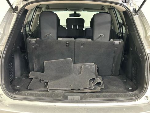 Used 2017 Nissan Pathfinder SV image 36
