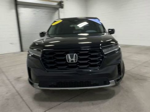 Used 2025 Honda Pilot EX-L image 6