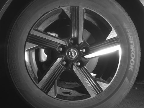 Used 2025 Nissan Sentra SV image 12