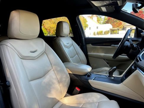 Used 2017 Cadillac XT5 Luxury w/ Driver Awareness Package image 26