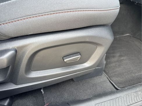 Used 2025 Ford Explorer Active RWD image 38