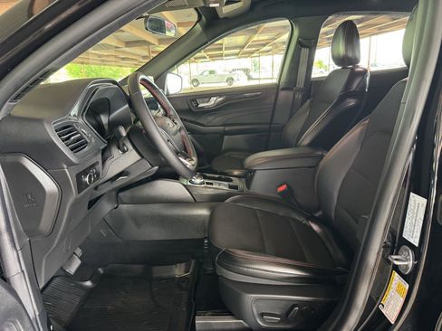 Used 2025 Ford Escape ST-Line w/ Tech Pack #1 FWD image 24