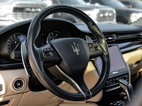 Used 2022 Maserati Quattroporte Modena RWD image 13