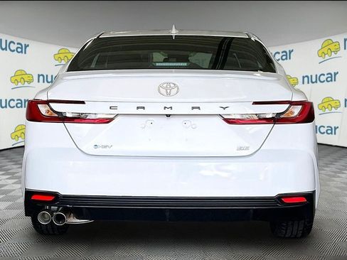 Certified 2025 Toyota Camry SE FWD image 5
