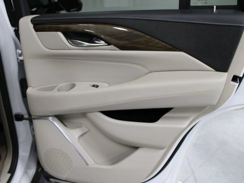 Used 2020 Cadillac Escalade Premium Luxury AWD/4WD image 29