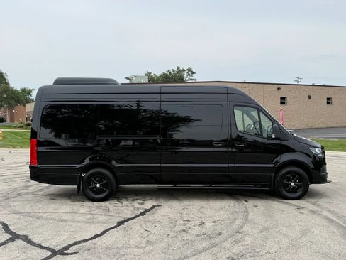 Used 2025 Mercedes-Benz Sprinter 2500 image 7