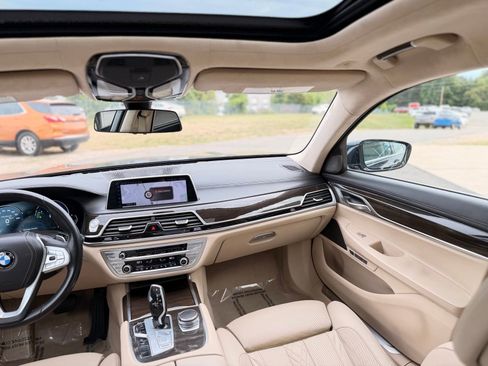 Used 2016 BMW 750i xDrive AWD/4WD image 53