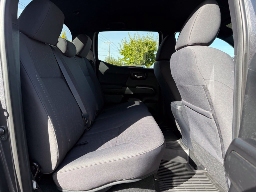 Used 2019 Toyota Tacoma TRD Sport AWD/4WD image 18
