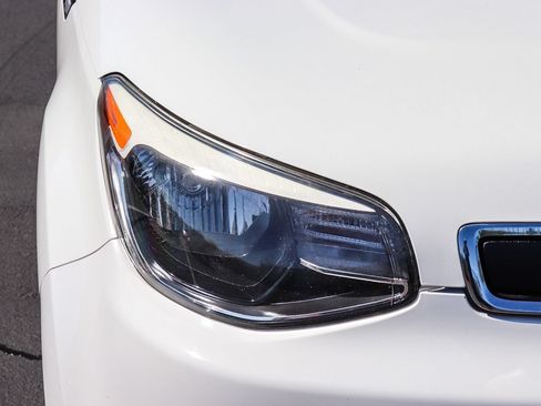 Used 2016 Kia Soul FWD image 12