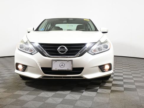 Used 2016 Nissan Altima 2.5 SL w/ Moonroof Package FWD image 10