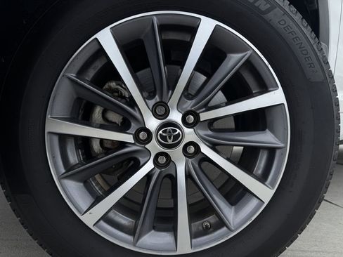 Used 2018 Toyota Highlander XLE FWD image 9