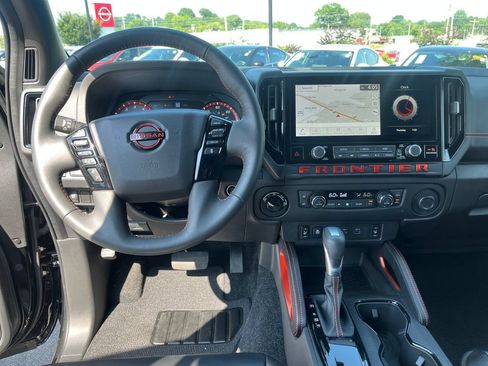 Certified 2025 Nissan Frontier PRO-4X w/ Pro Premium Package AWD/4WD image 22