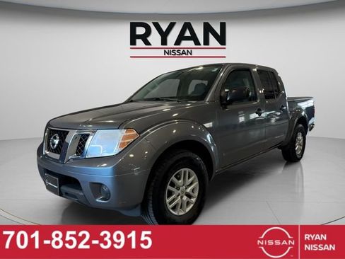 Used 2017 Nissan Frontier SV image 1