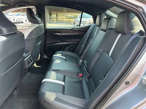 Used 2025 Toyota Camry SE FWD image 27