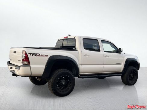 Used 2014 Toyota Tacoma PreRunner w/ TRD Sport Package RWD image 4