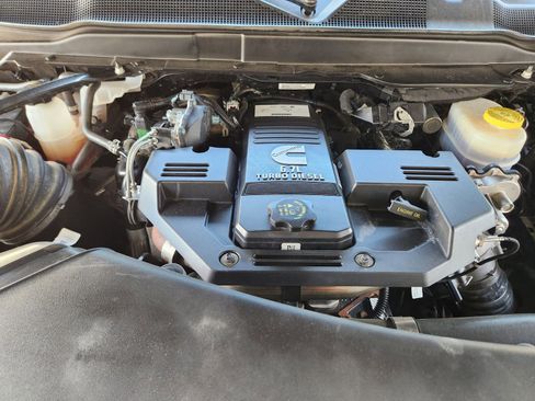 Used 2024 RAM 2500 Tradesman w/ Chrome Appearance Group image 35