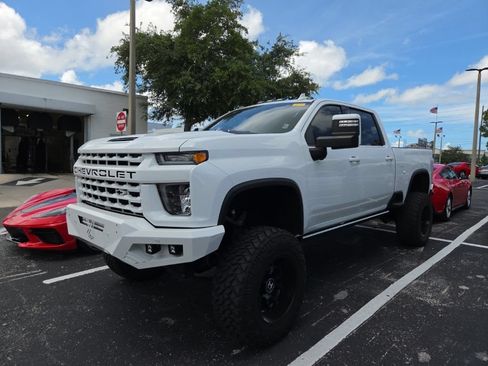 Used 2023 Chevrolet Silverado 2500 High Country w/ Z71 Off-Road Package AWD/4WD image 2