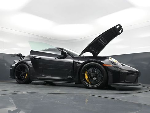 Certified 2026 Porsche 911 GT3 w/ Chrono Package RWD image 32